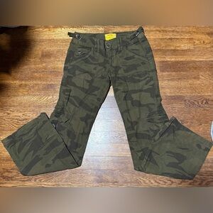 Z. Cavaricci Vintage Camouflage Cargo Military Distressed 100% Cotton Pants Sz 1